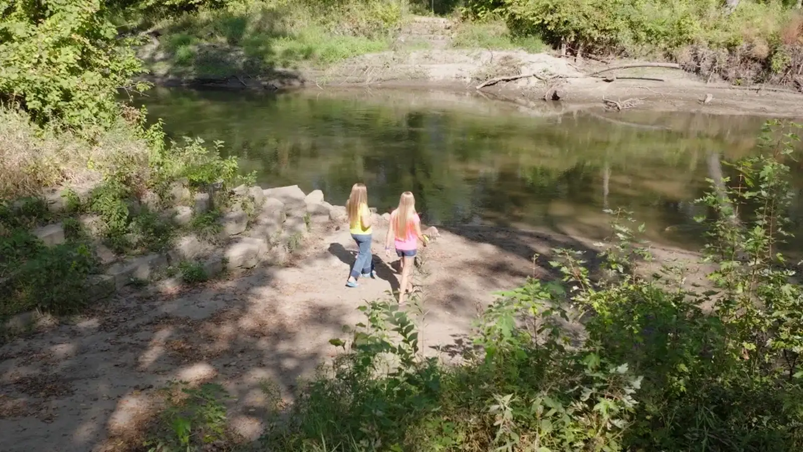 Polk County 00 01 24 01 Still039